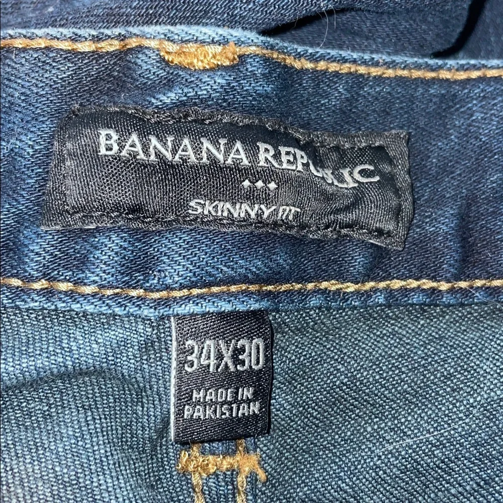 Banana Republic tears republic
